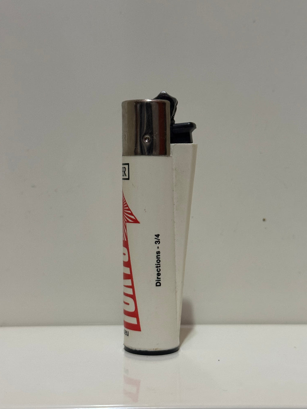 Clipper Tokyo rising sun lighter – white with red lettering