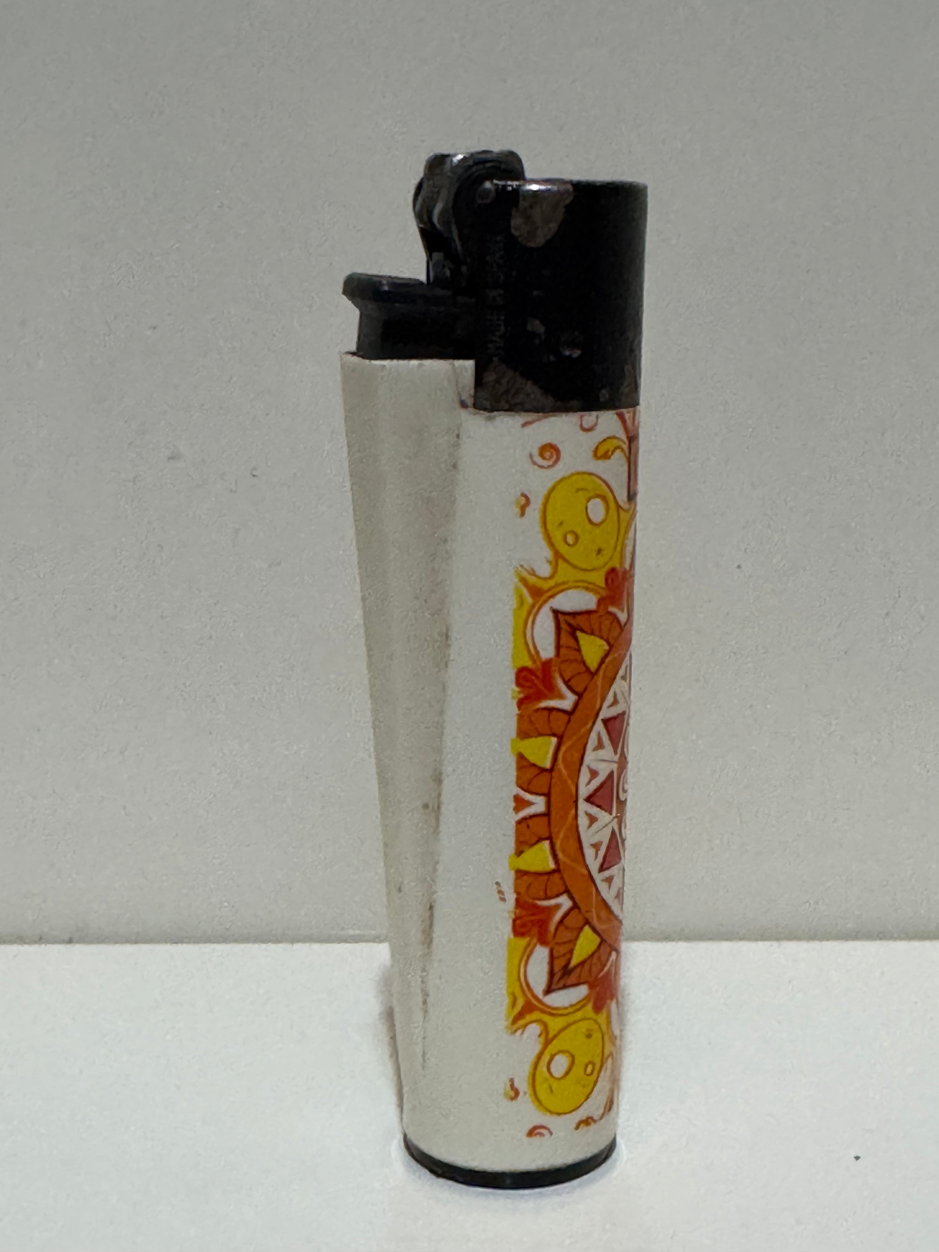 Clipper mandala sunburst lighter – white floral design