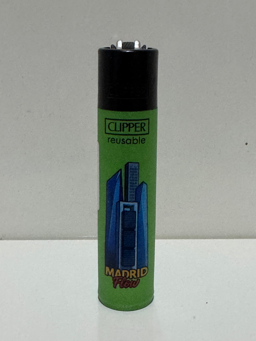 Clipper Madrid skyline lighter – green