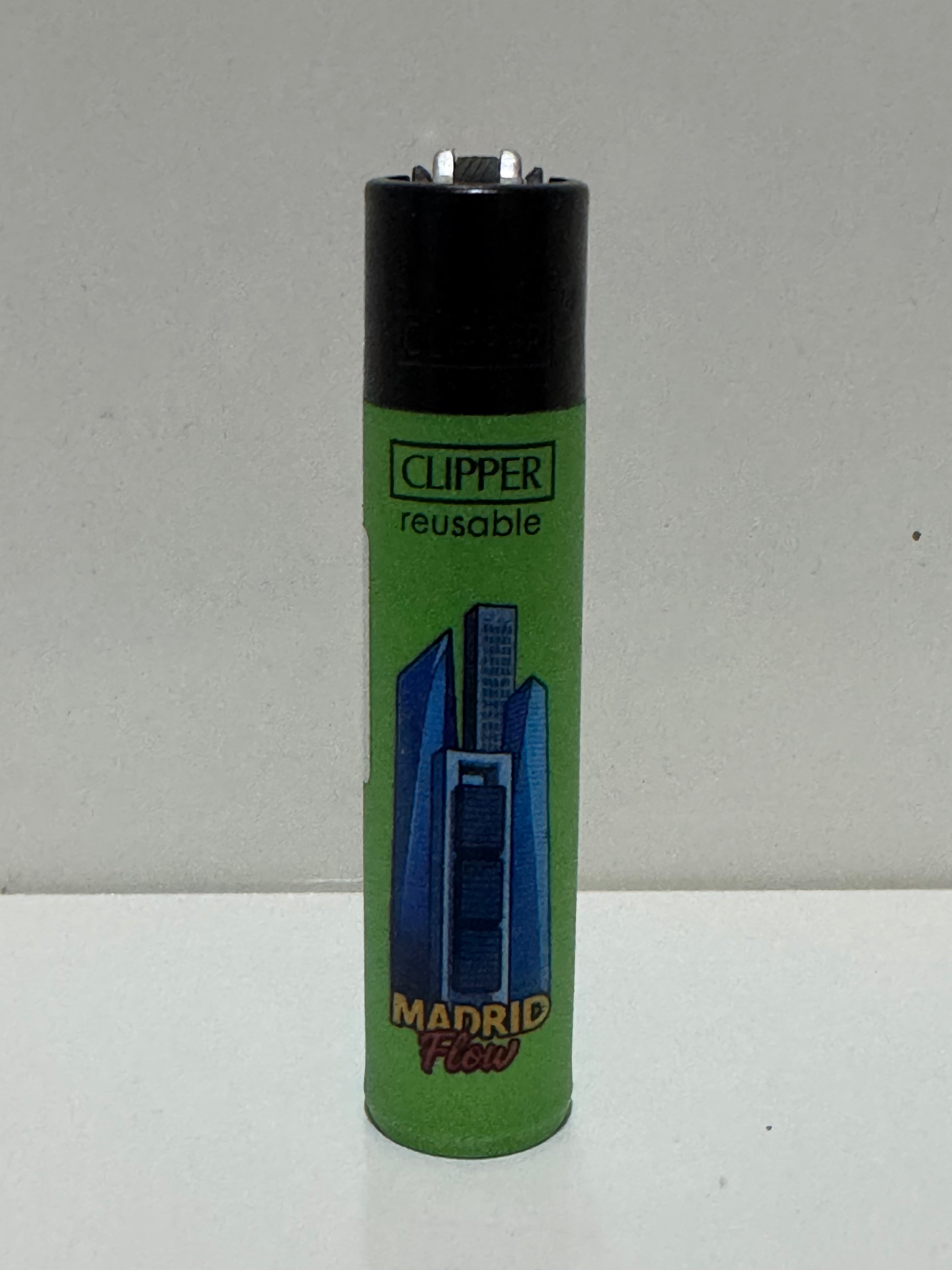 Clipper Madrid skyline lighter – green