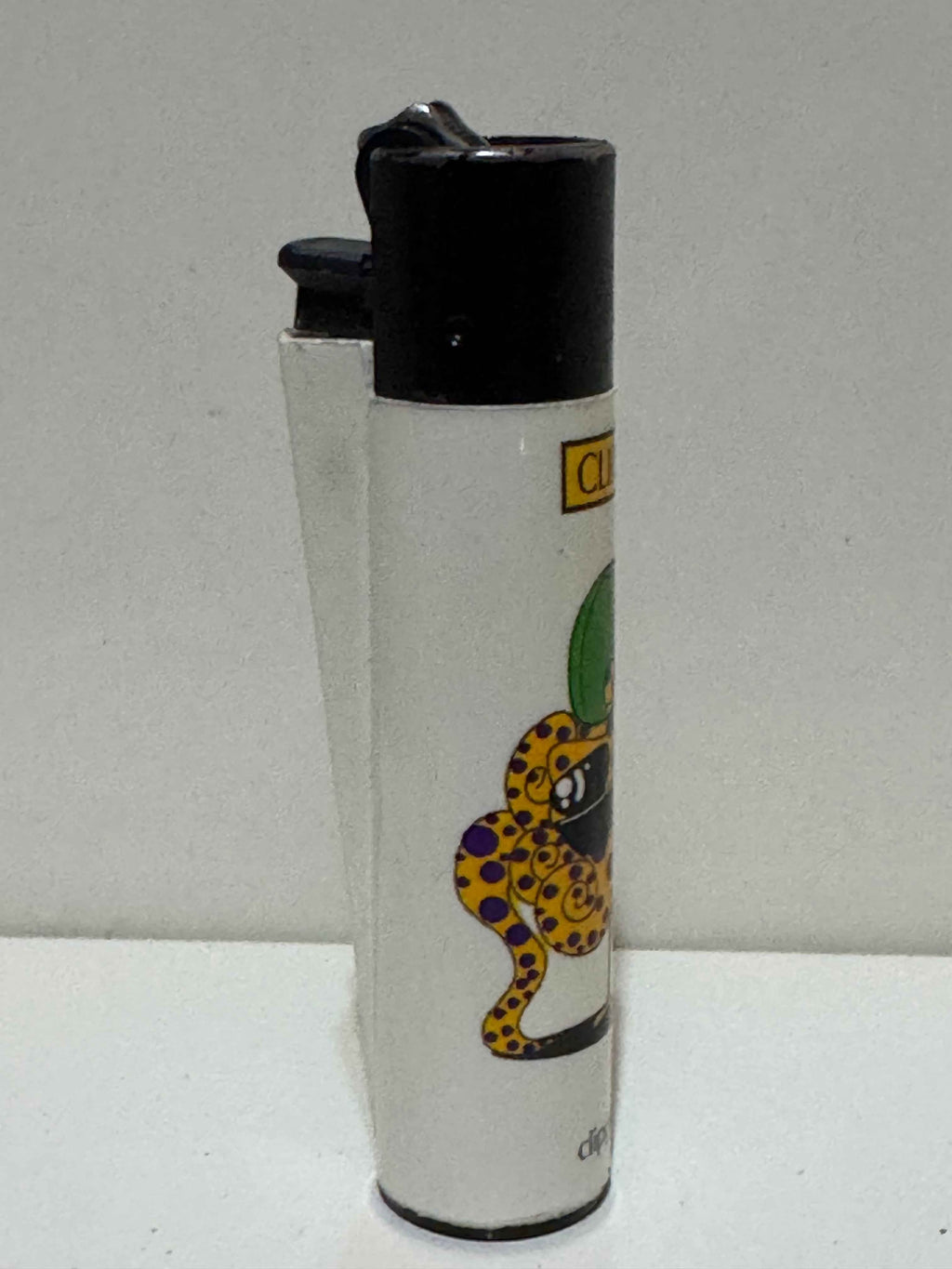 Clipper jungle animal print lighter – white leopard design