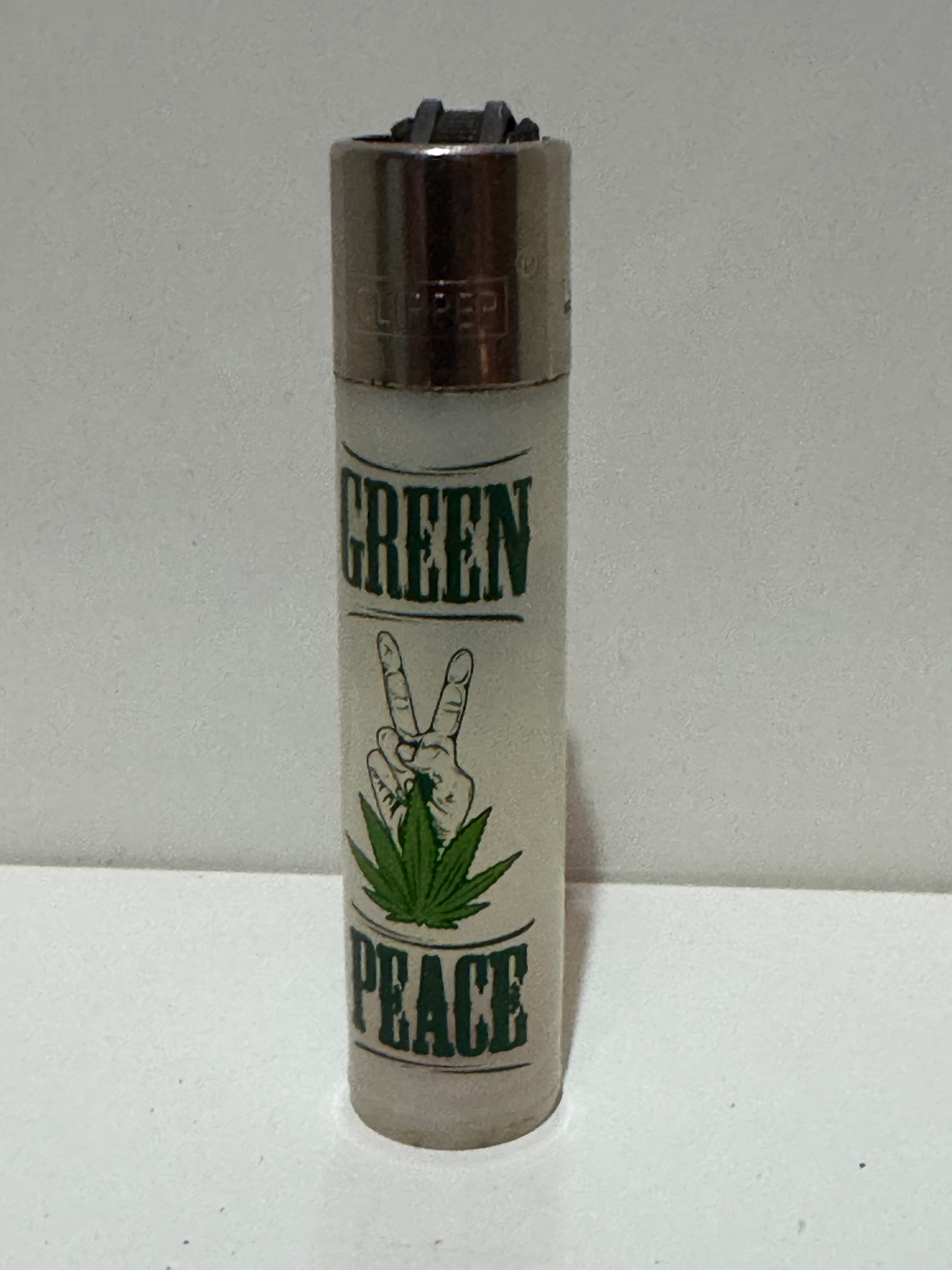 Clipper Brooklyn peace sign lighter – frosted white graphic