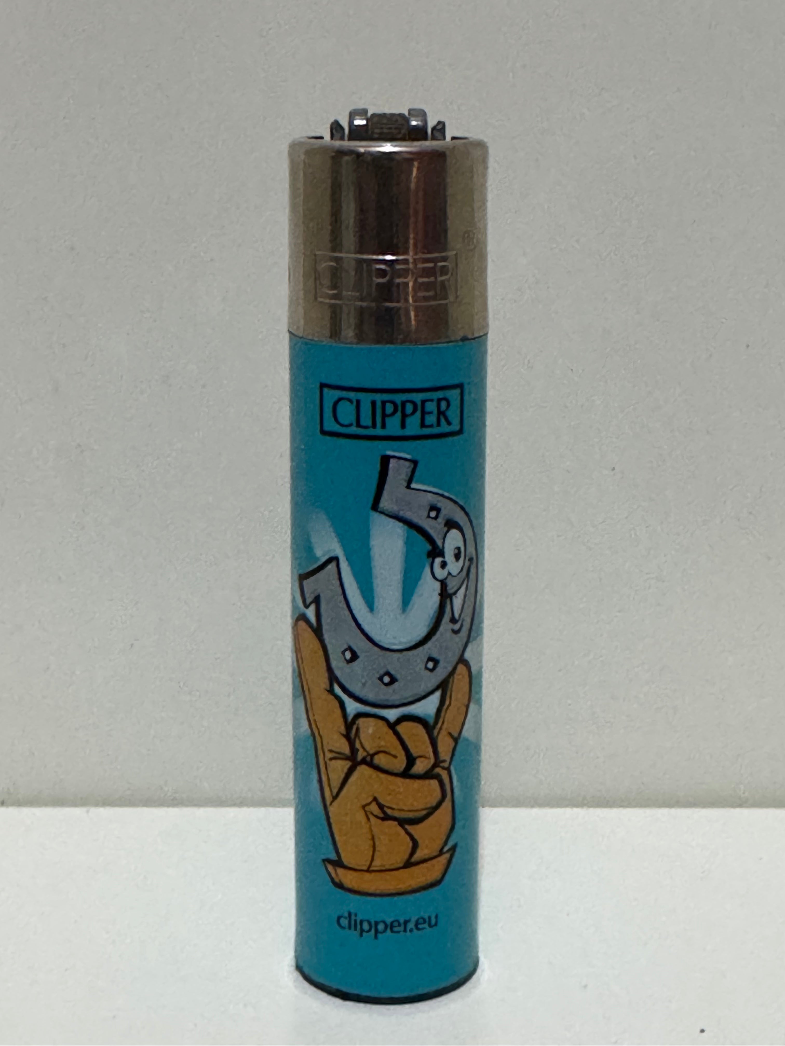 Clipper lucky horseshoe lighter – sky blue graphic design