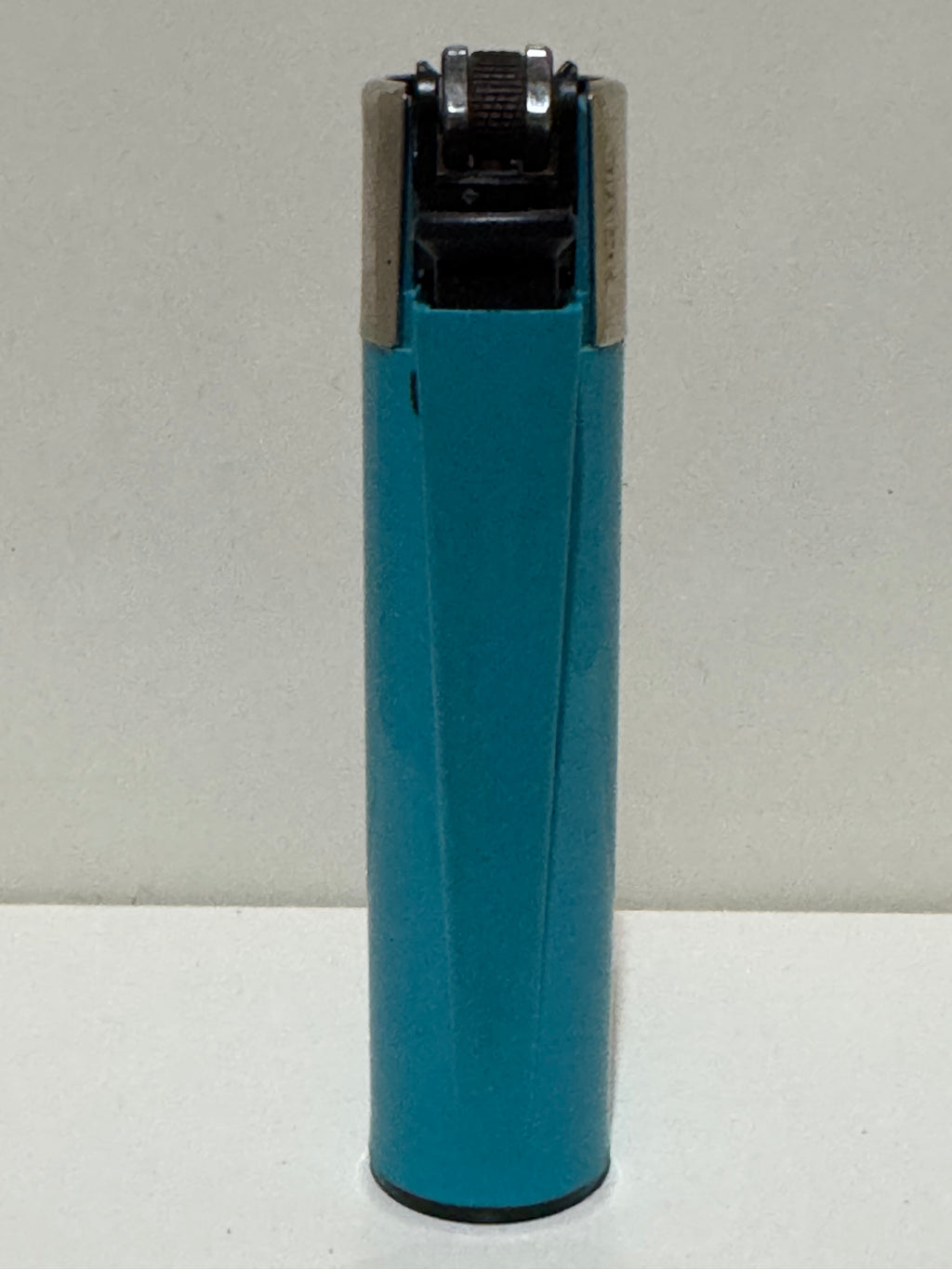 Clipper lucky horseshoe lighter – sky blue graphic design