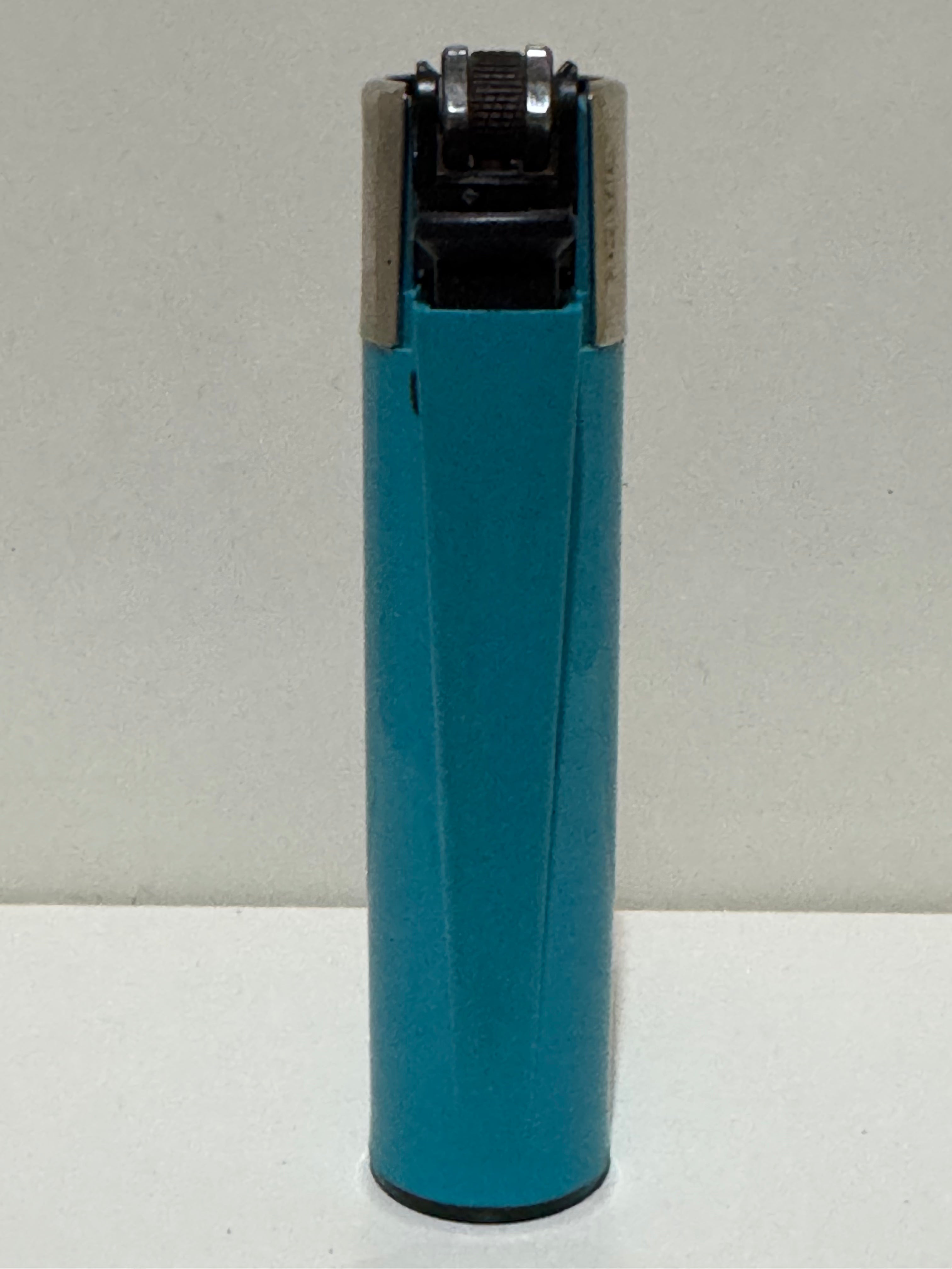 Clipper lucky horseshoe lighter – sky blue graphic design