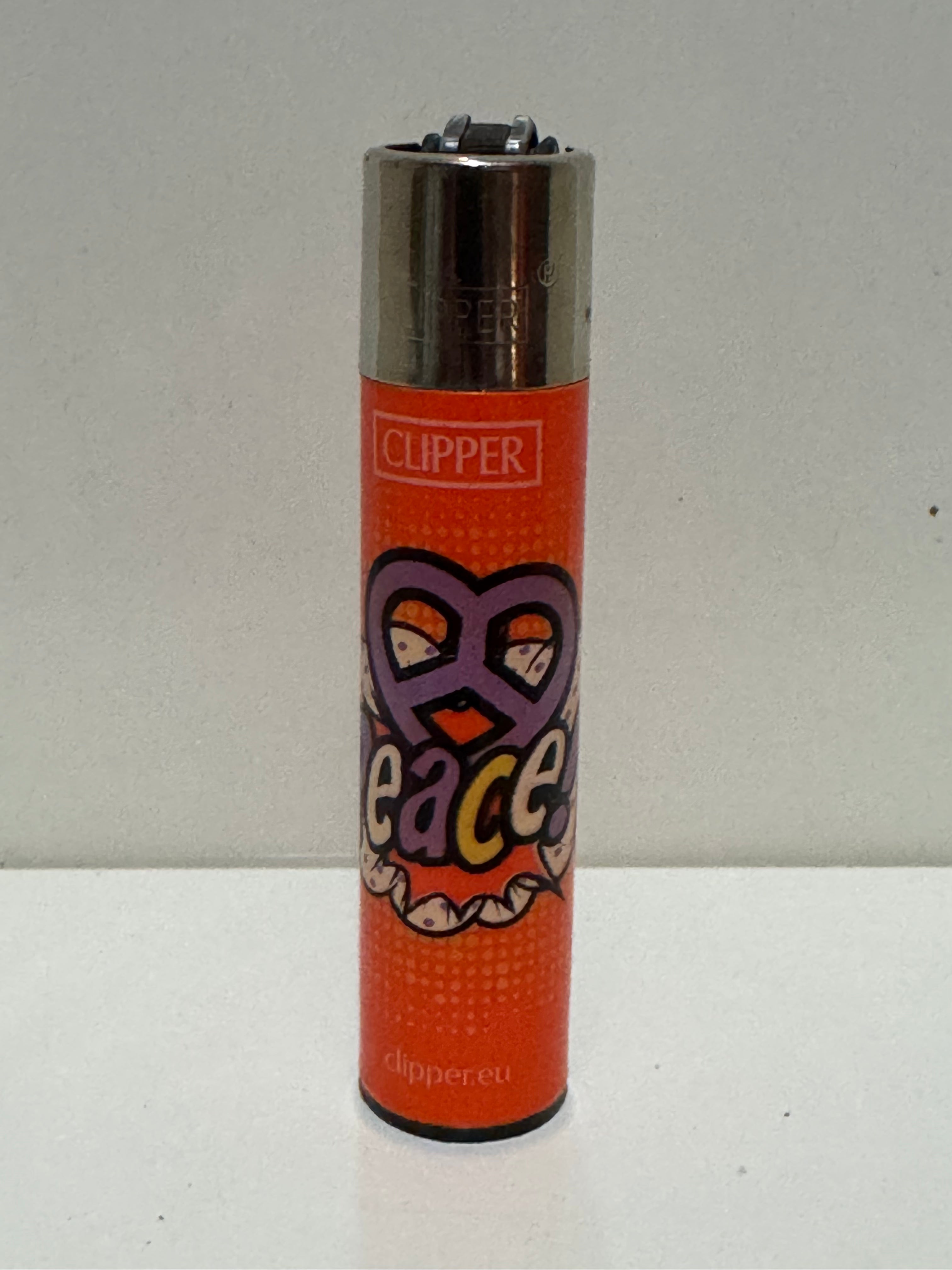 Clipper Peace retro lettering lighter – orange and red