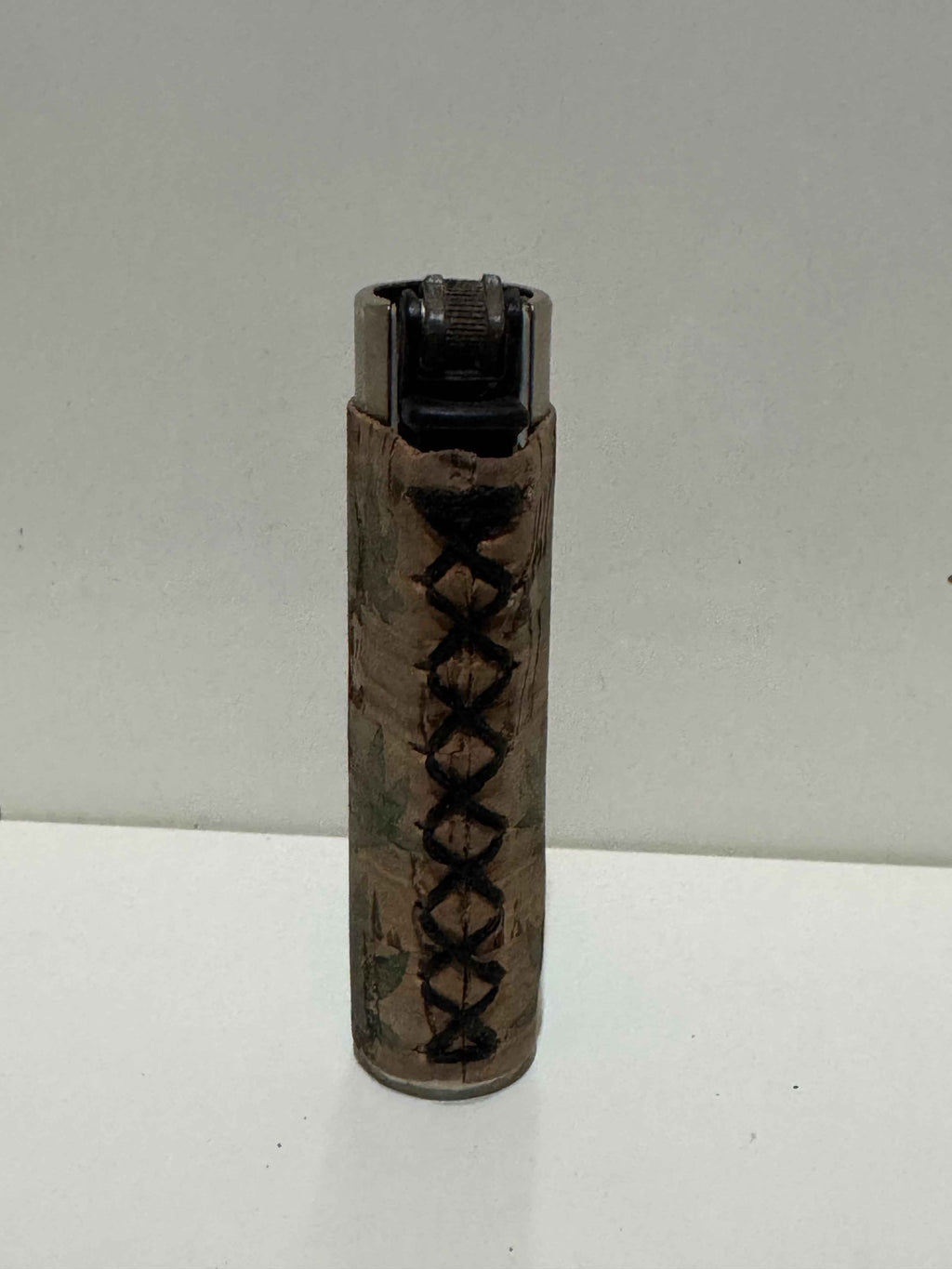 Clipper cork-effect lighter – brown vintage wrap